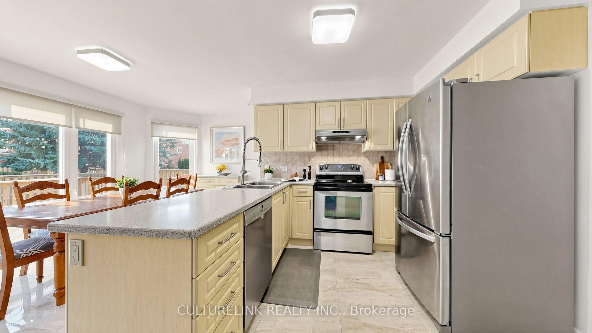 Photo 10 of 87 Morrison Crescent, Markham, Buttonville — HOMEH