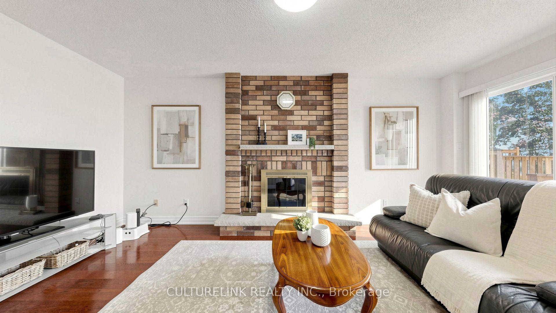 Photo 12 of 87 Morrison Crescent, Markham, Buttonville — HOMEH