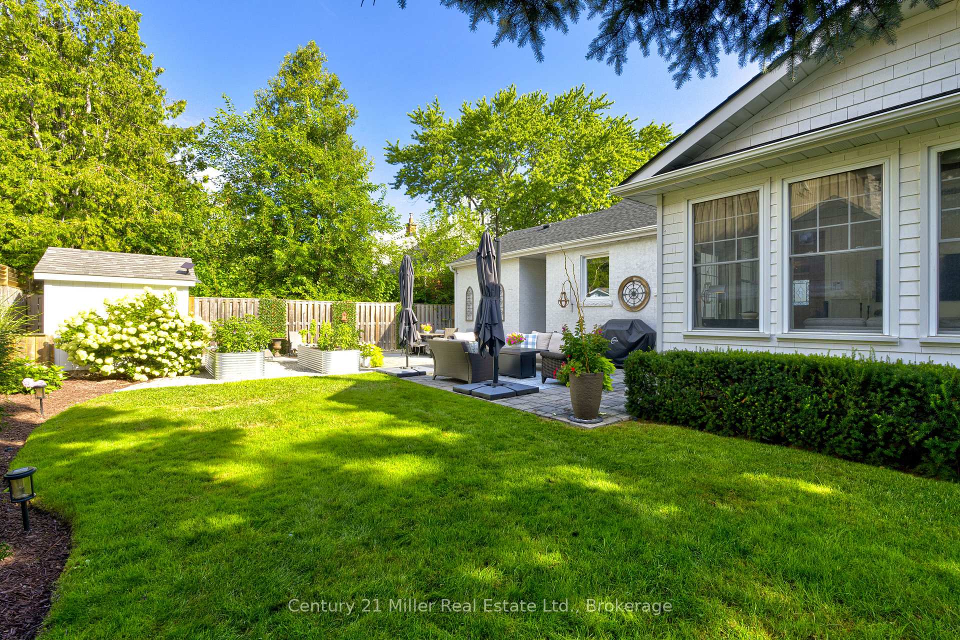 Photo 3 of 934 Danforth Avenue, Burlington, Bayview — HOMEH