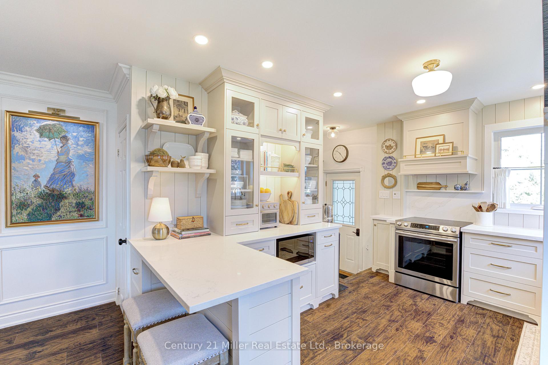 Photo 15 of 934 Danforth Avenue, Burlington, Bayview — HOMEH