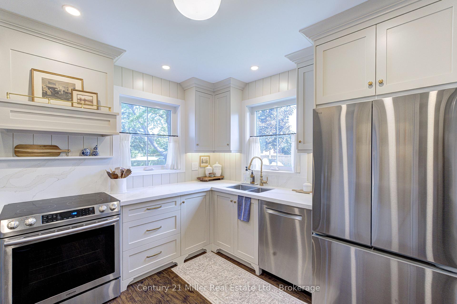 Photo 17 of 934 Danforth Avenue, Burlington, Bayview — HOMEH