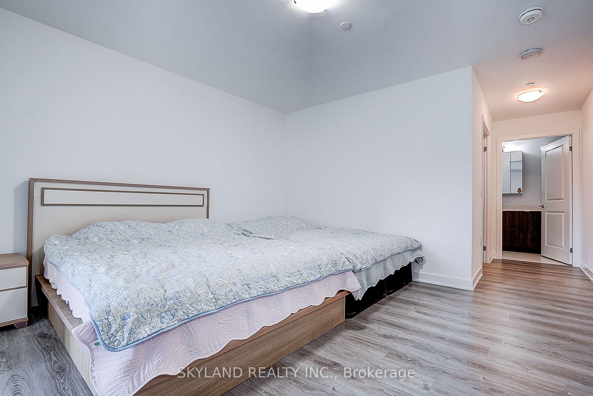 Photo 18 of Unit Th102, 100 Eagle Rock Way, Vaughan, Maple — HOMEH
