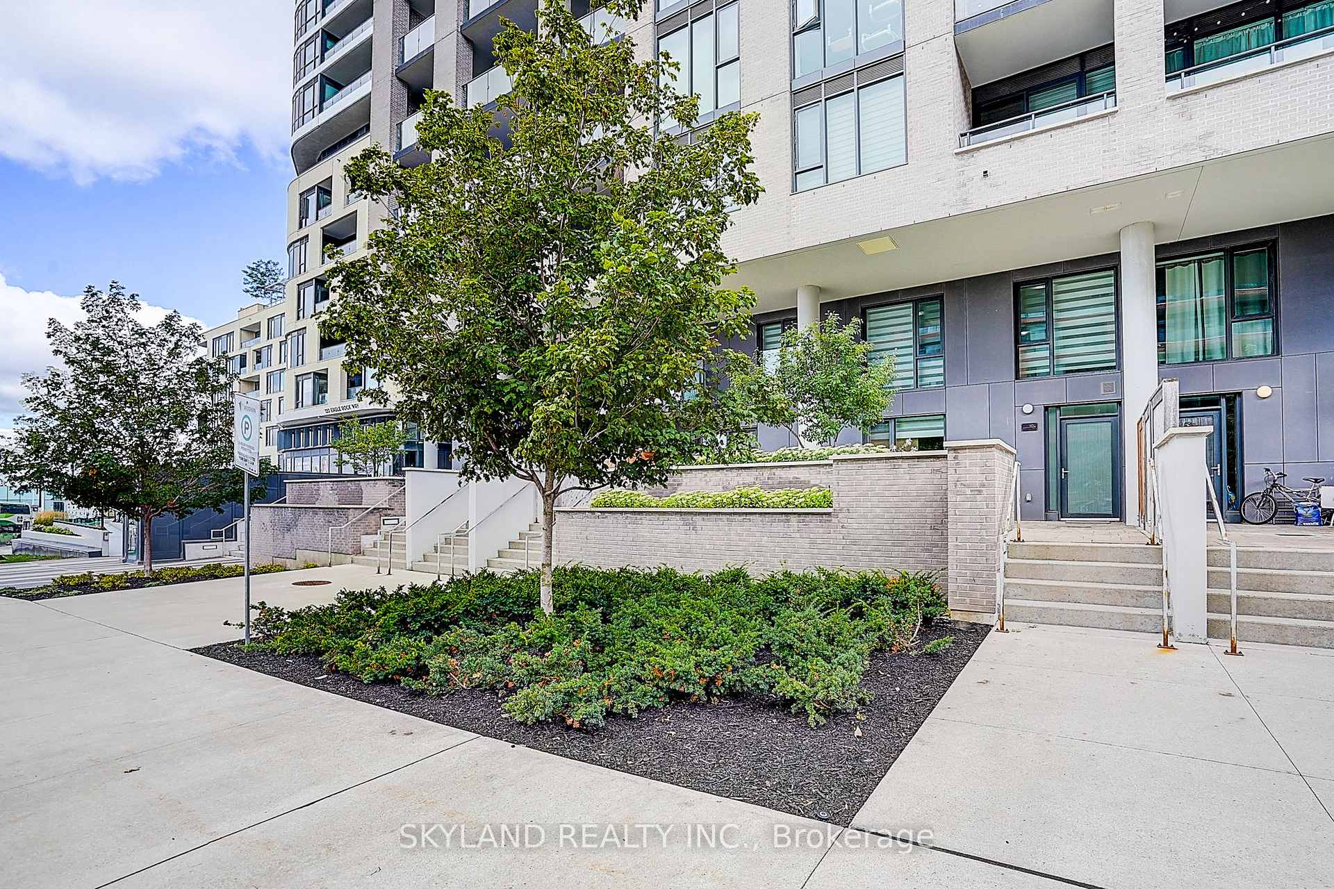 Photo 30 of Unit Th102, 100 Eagle Rock Way, Vaughan, Maple — HOMEH