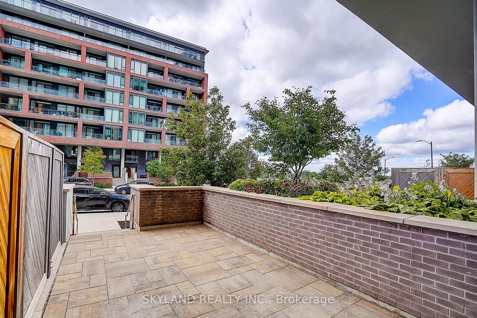 Photo 34 of Unit Th102, 100 Eagle Rock Way, Vaughan, Maple — HOMEH