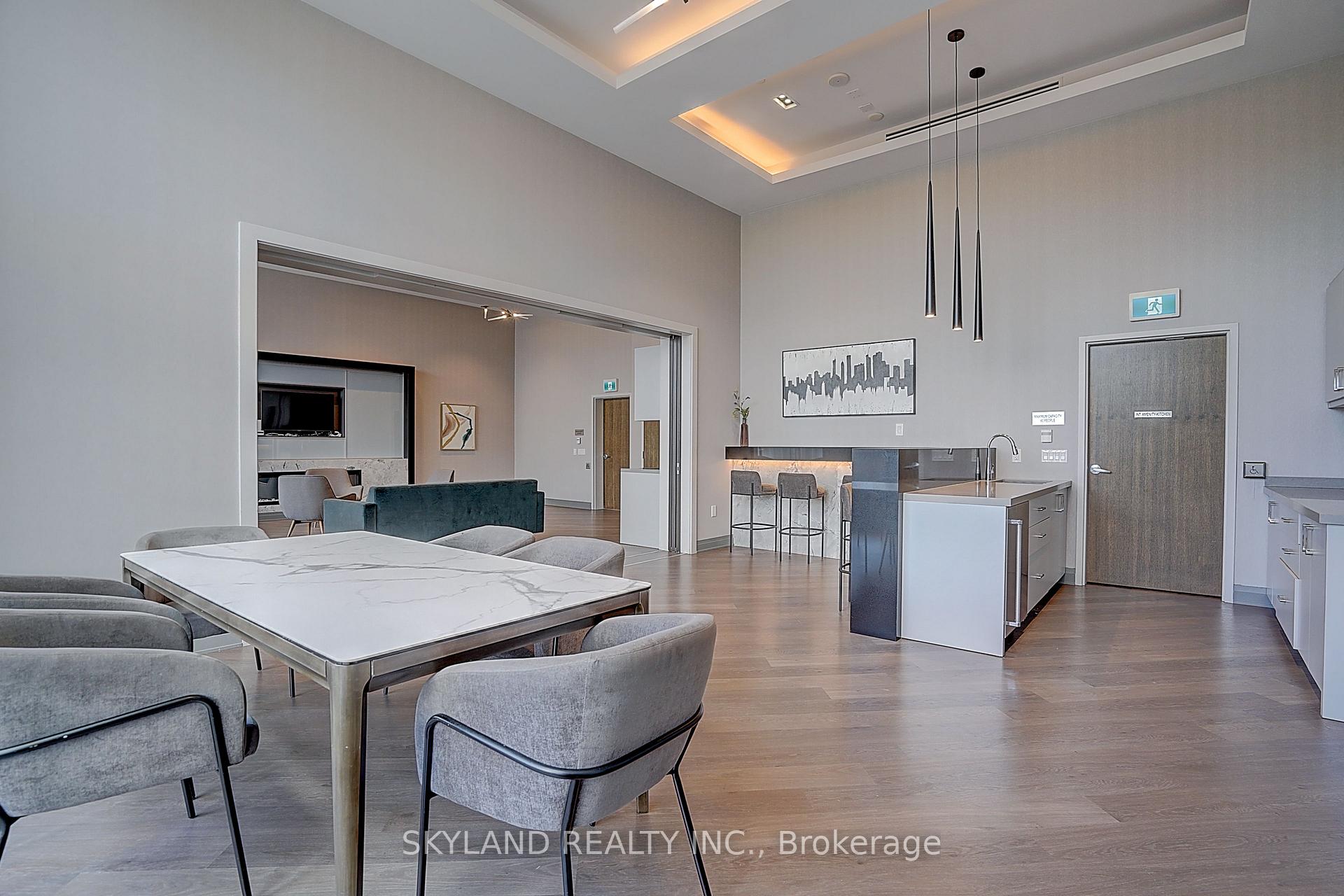 Photo 37 of Unit Th102, 100 Eagle Rock Way, Vaughan, Maple — HOMEH
