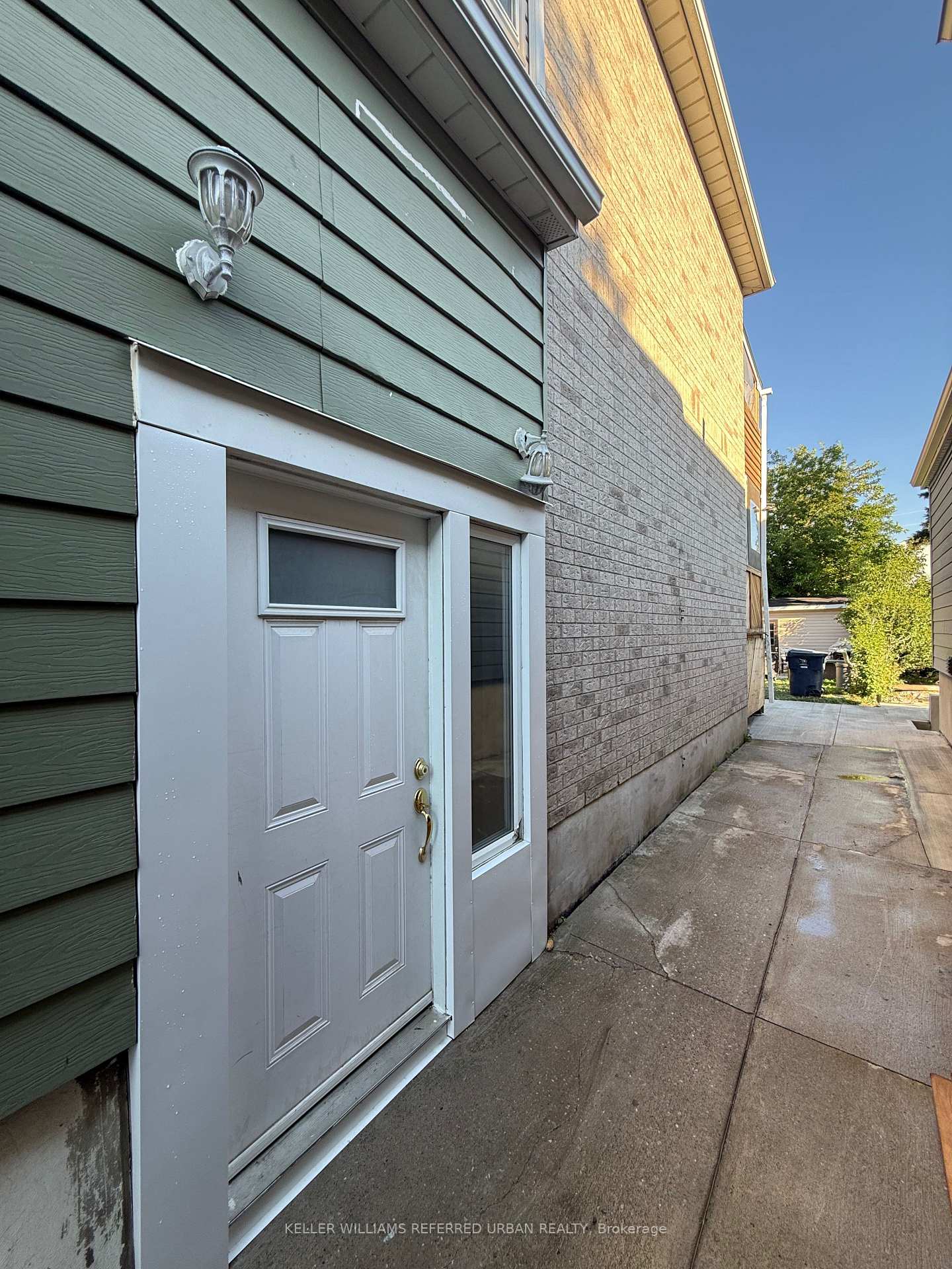 Photo 2 of Unit Bsmt, 23 Algoma Street, Etobicoke, Mimico — HOMEH