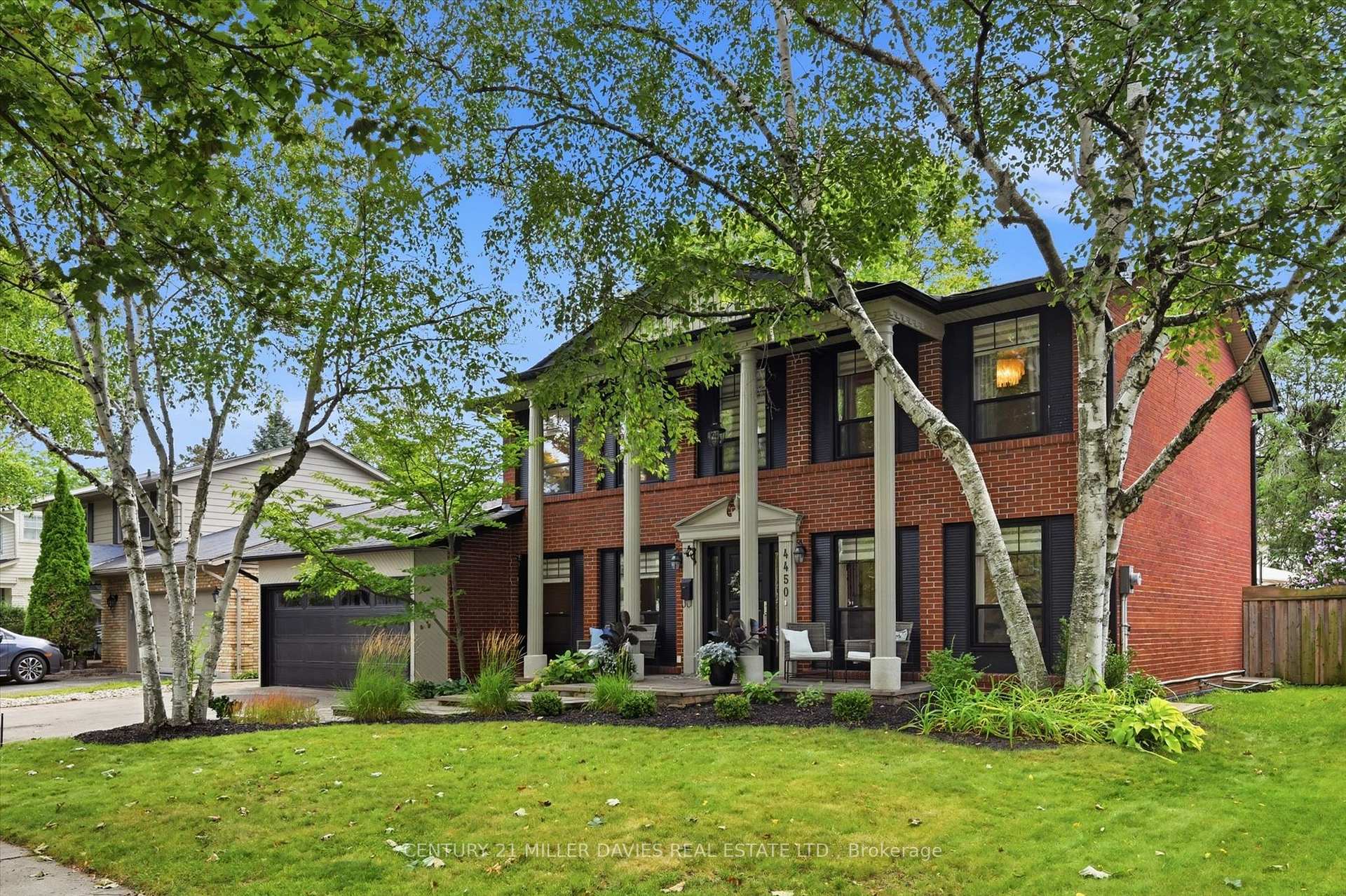 Photo 3 of 4450 Hawthorne Drive, Burlington, Shoreacres — HOMEH