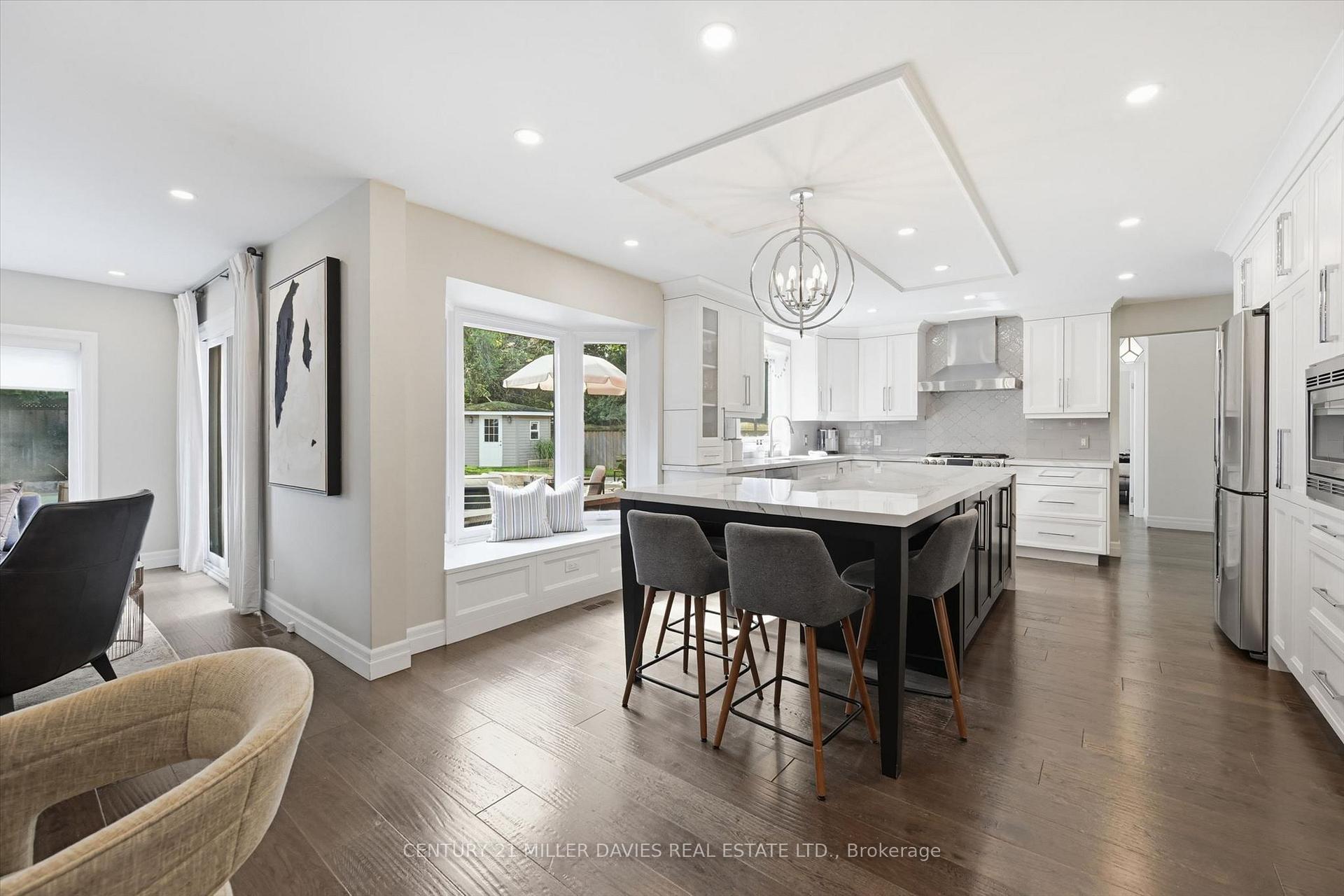 Photo 15 of 4450 Hawthorne Drive, Burlington, Shoreacres — HOMEH