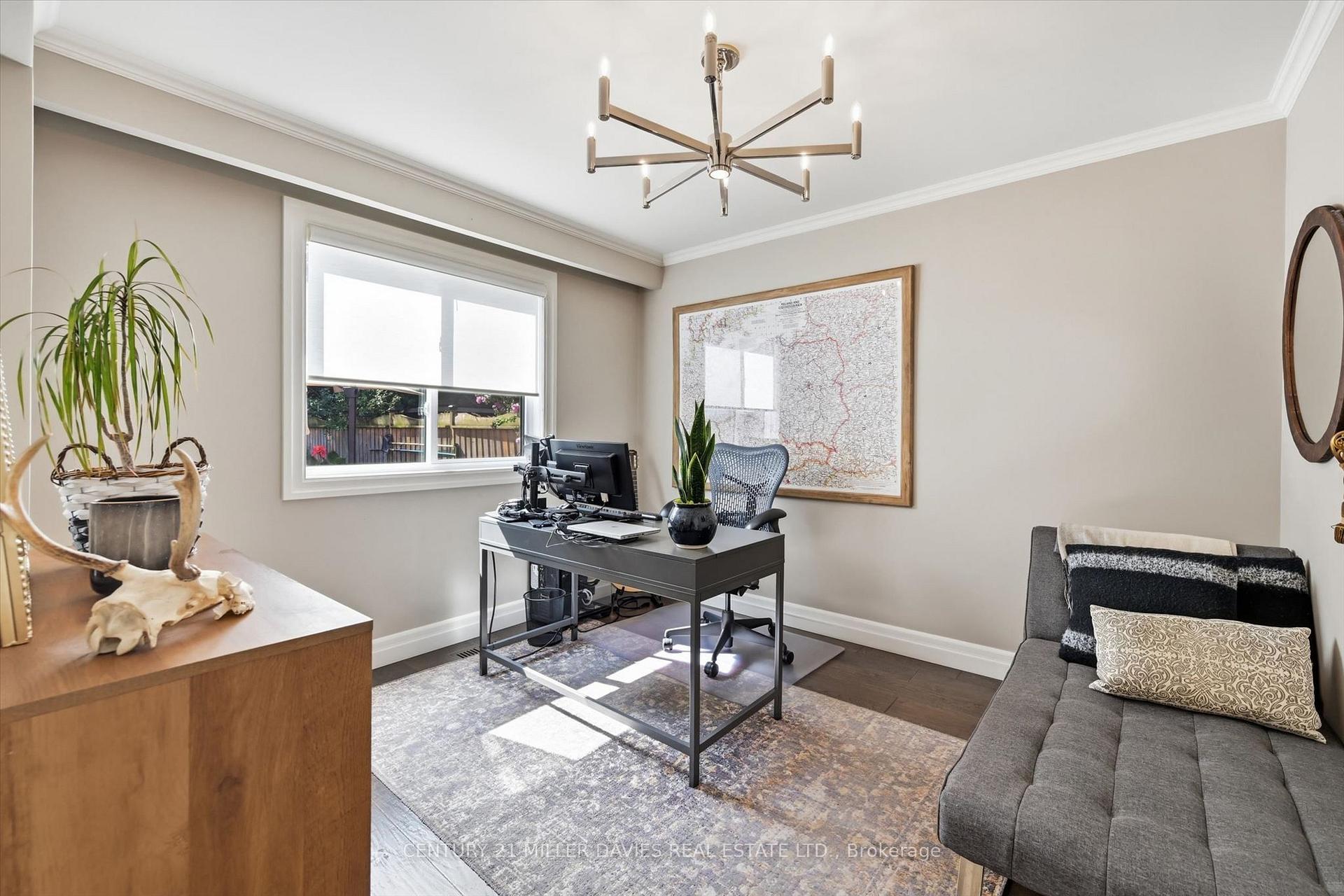 Photo 24 of 4450 Hawthorne Drive, Burlington, Shoreacres — HOMEH