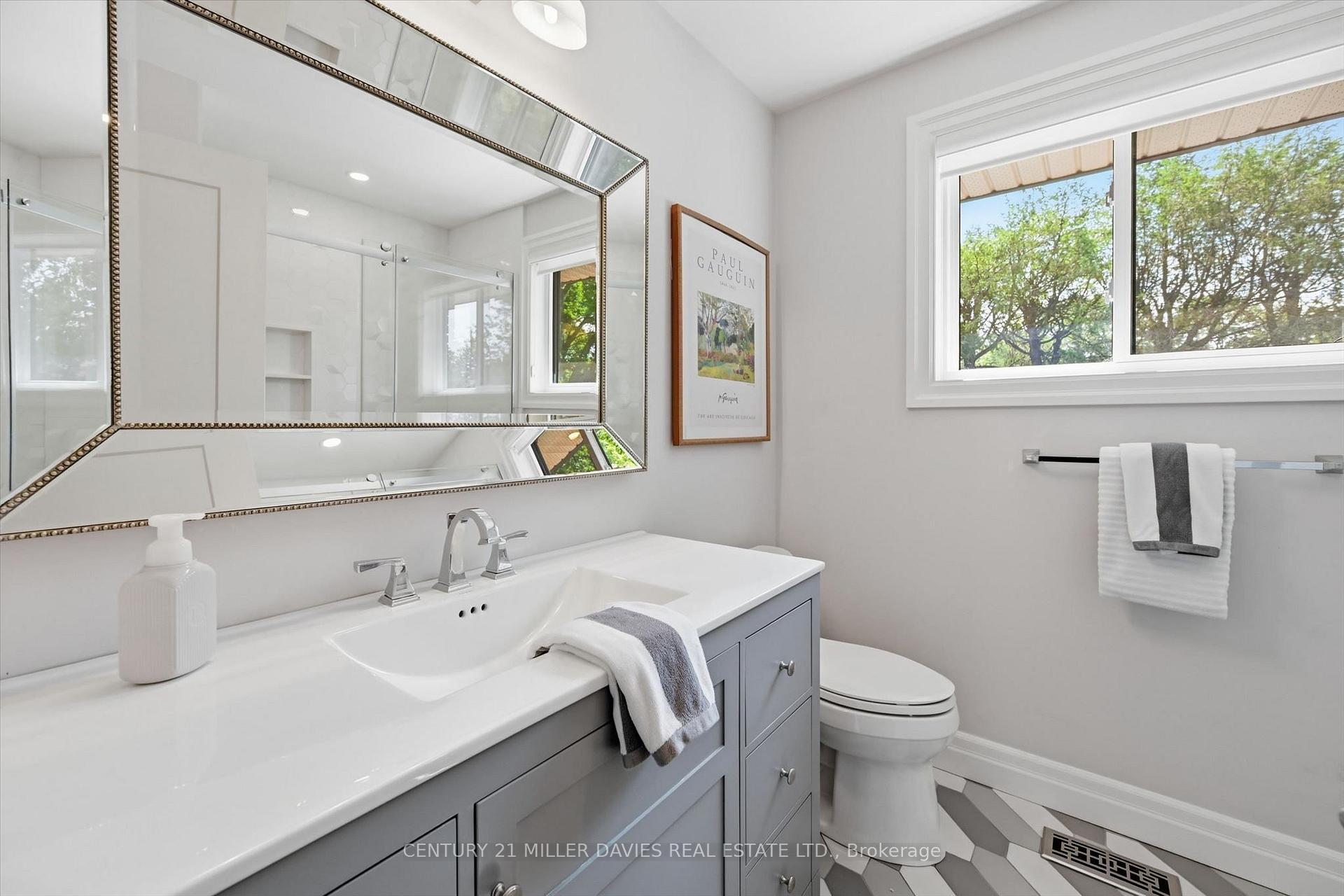 Photo 33 of 4450 Hawthorne Drive, Burlington, Shoreacres — HOMEH