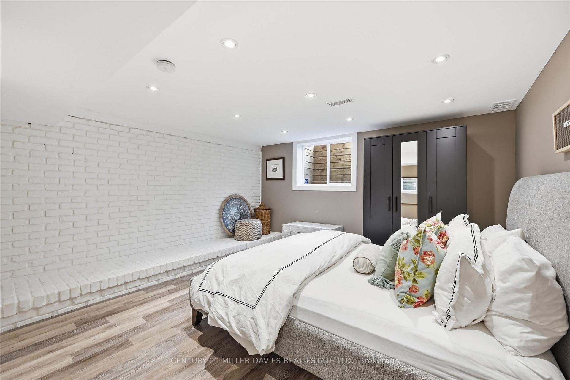 Photo 38 of 4450 Hawthorne Drive, Burlington, Shoreacres — HOMEH