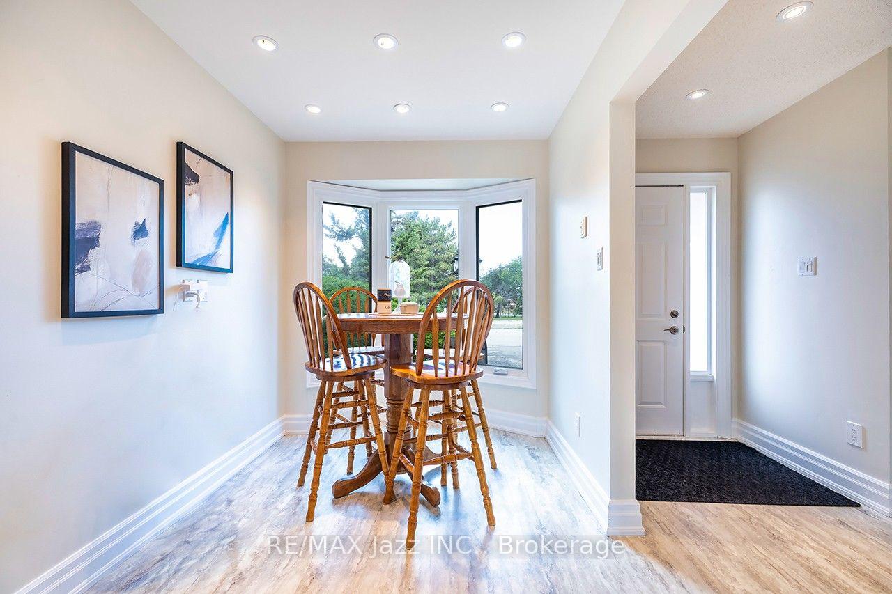 Photo 13 of 621 Flavelle Court, Pickering, Amberlea — HOMEH