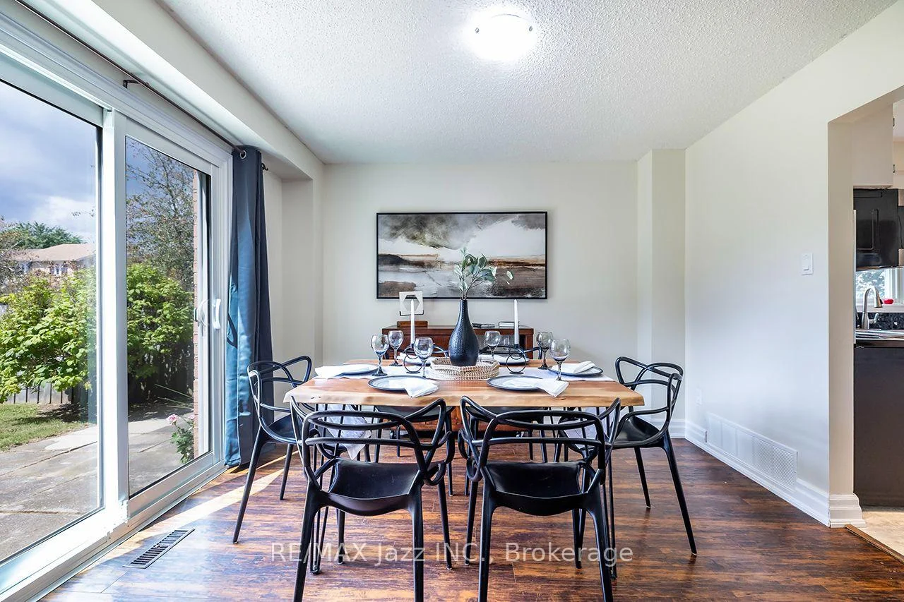 Photo 23 of 621 Flavelle Court, Pickering, Amberlea — HOMEH