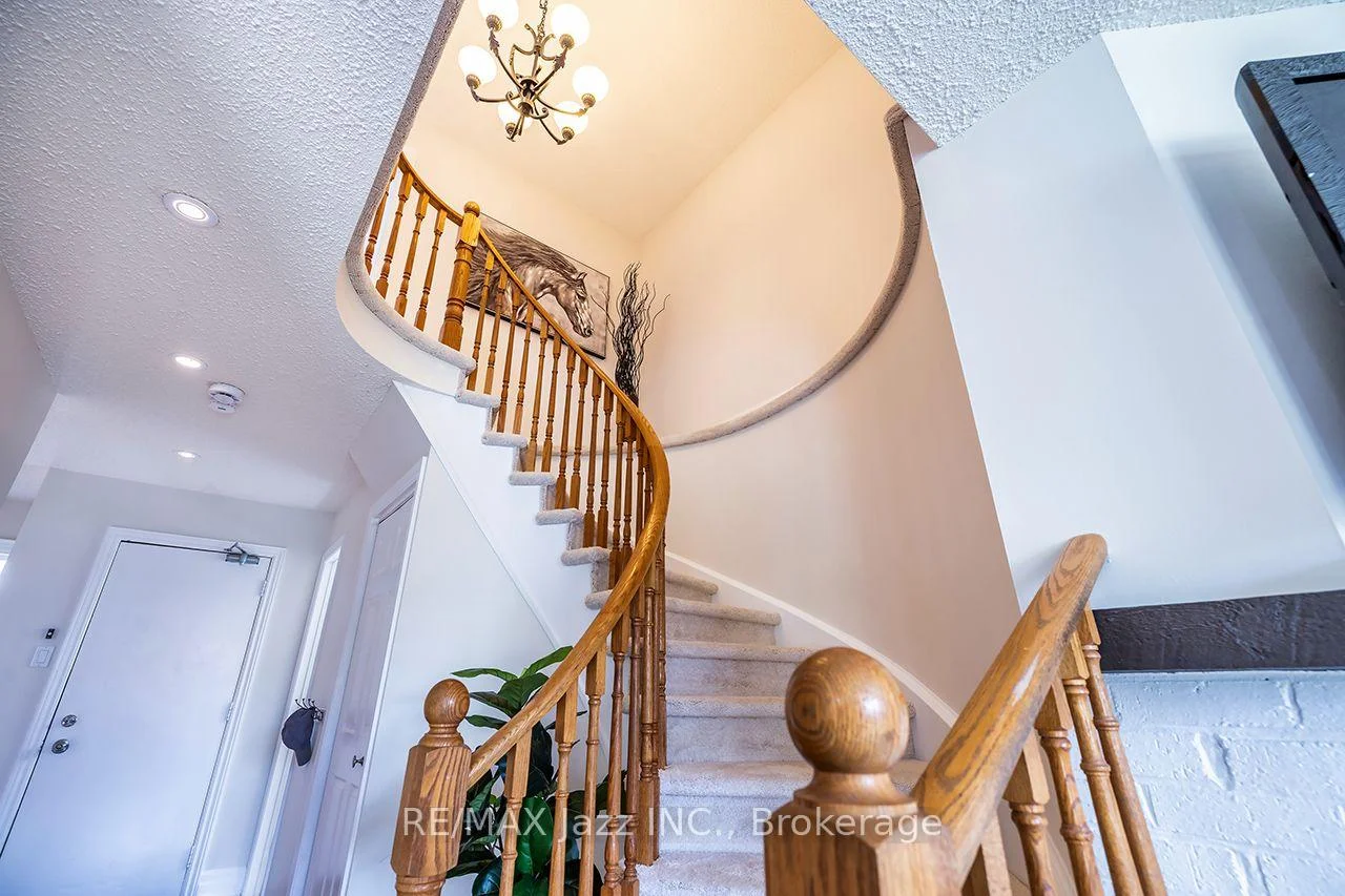 Photo 31 of 621 Flavelle Court, Pickering, Amberlea — HOMEH