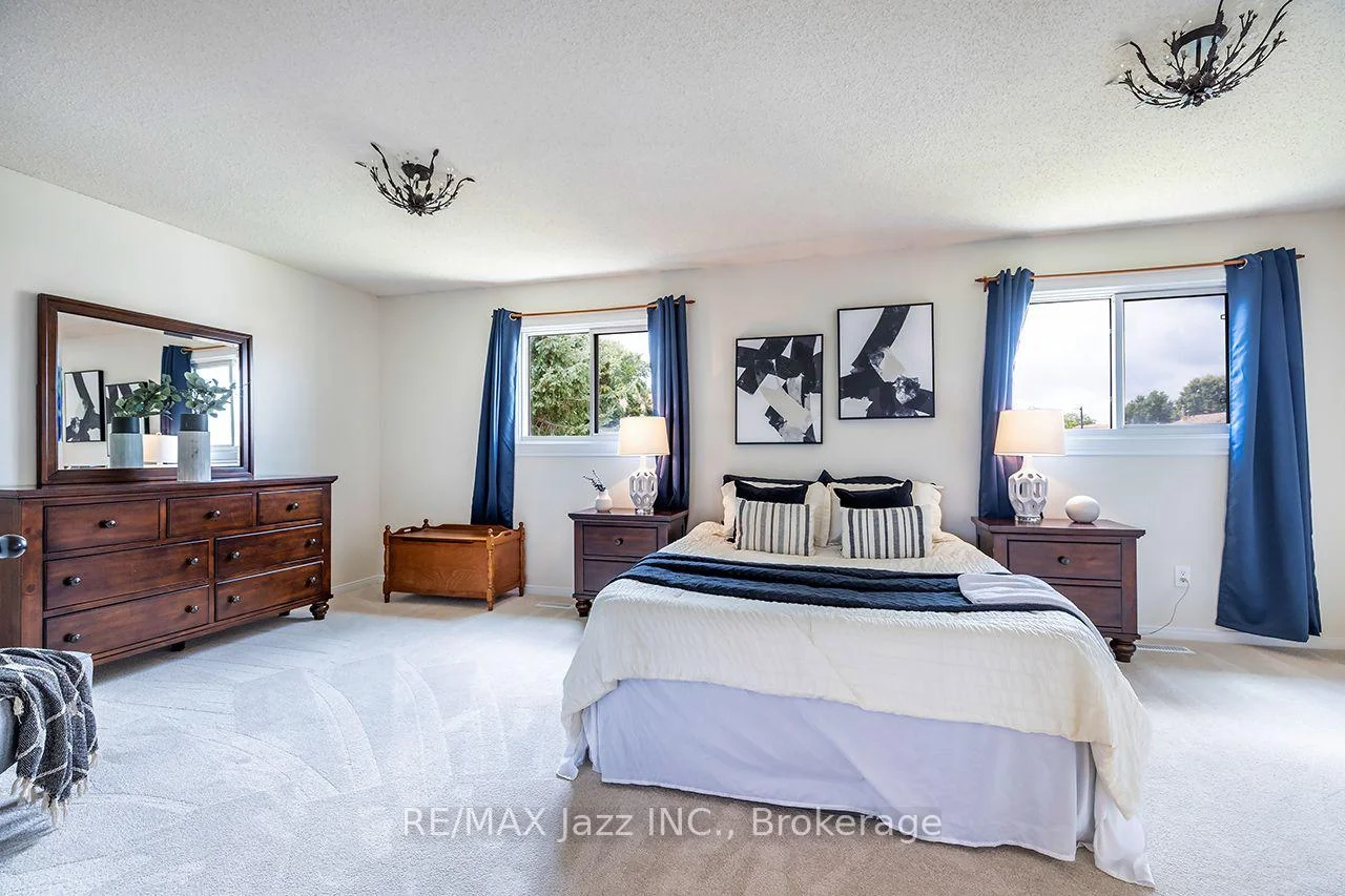 Photo 33 of 621 Flavelle Court, Pickering, Amberlea — HOMEH