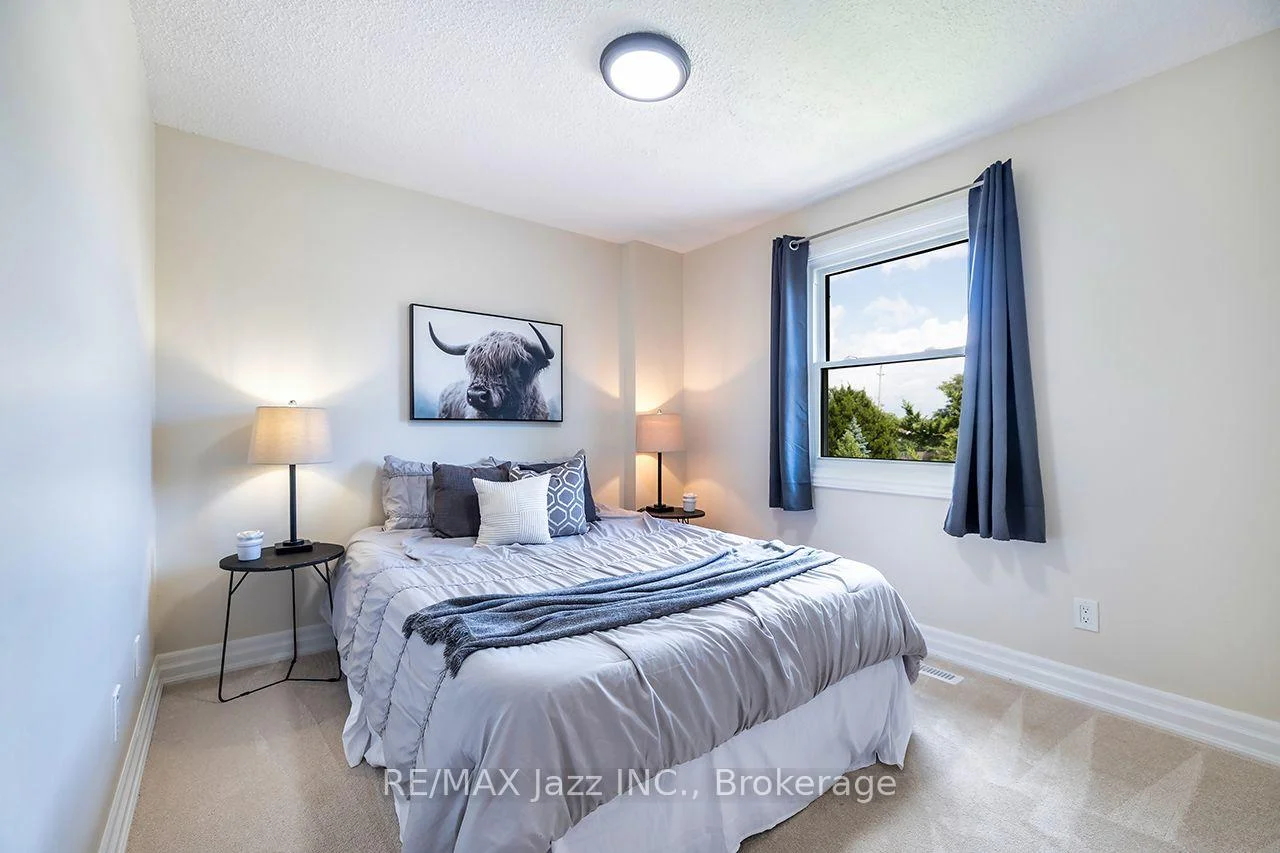 Photo 37 of 621 Flavelle Court, Pickering, Amberlea — HOMEH