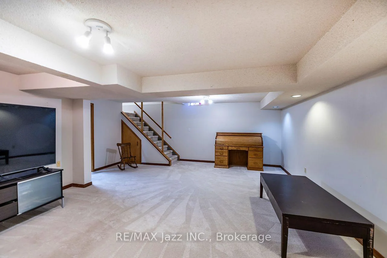 Photo 47 of 621 Flavelle Court, Pickering, Amberlea — HOMEH