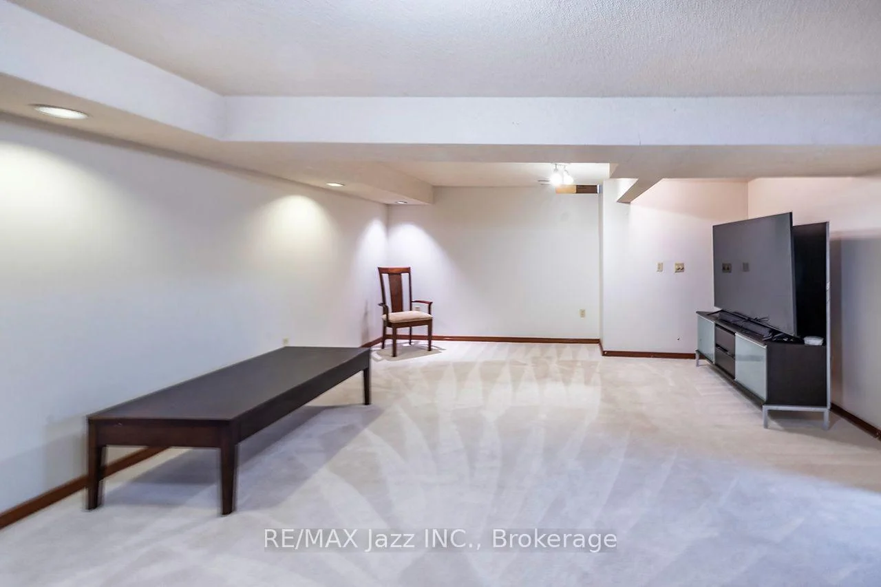 Photo 49 of 621 Flavelle Court, Pickering, Amberlea — HOMEH