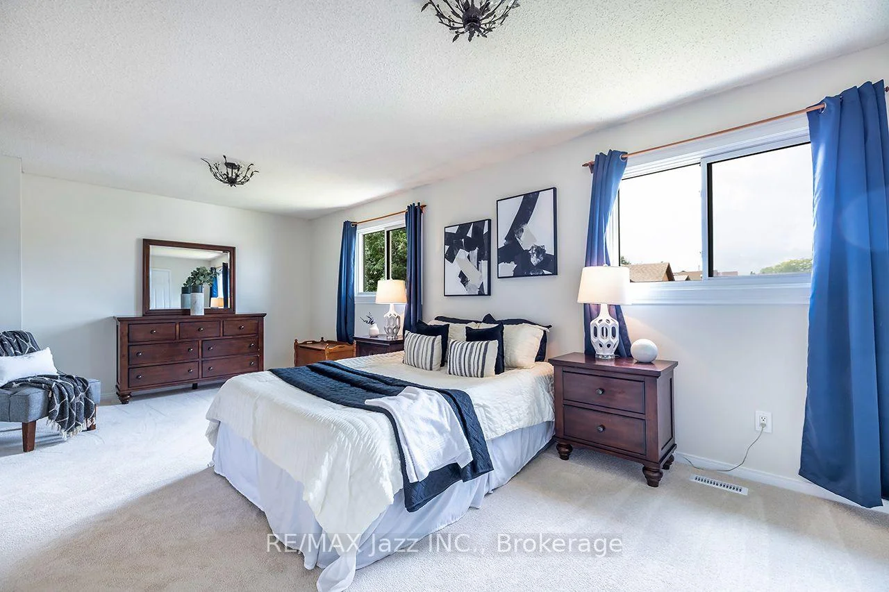 Photo 36 of 621 Flavelle Court, Pickering, Amberlea — HOMEH
