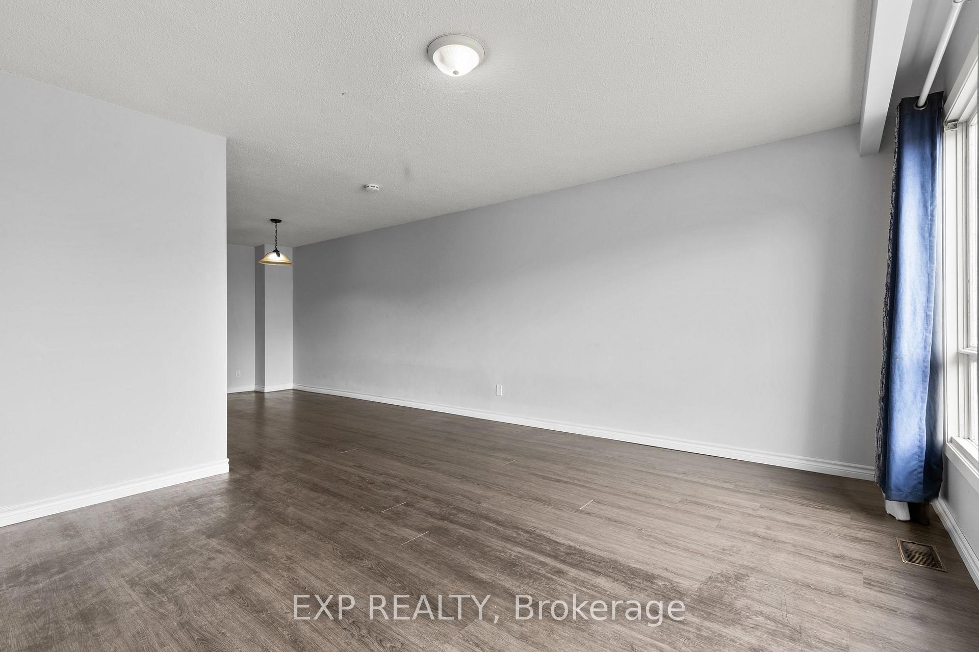 Photo 3 of 20 Canterbury Drive, St. Catharines, Oakdale — HOMEH