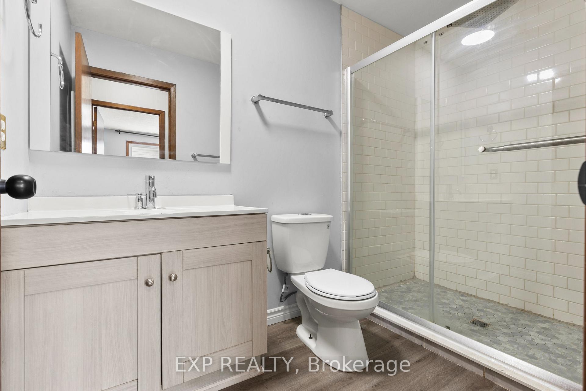 Photo 9 of 20 Canterbury Drive, St. Catharines, Oakdale — HOMEH