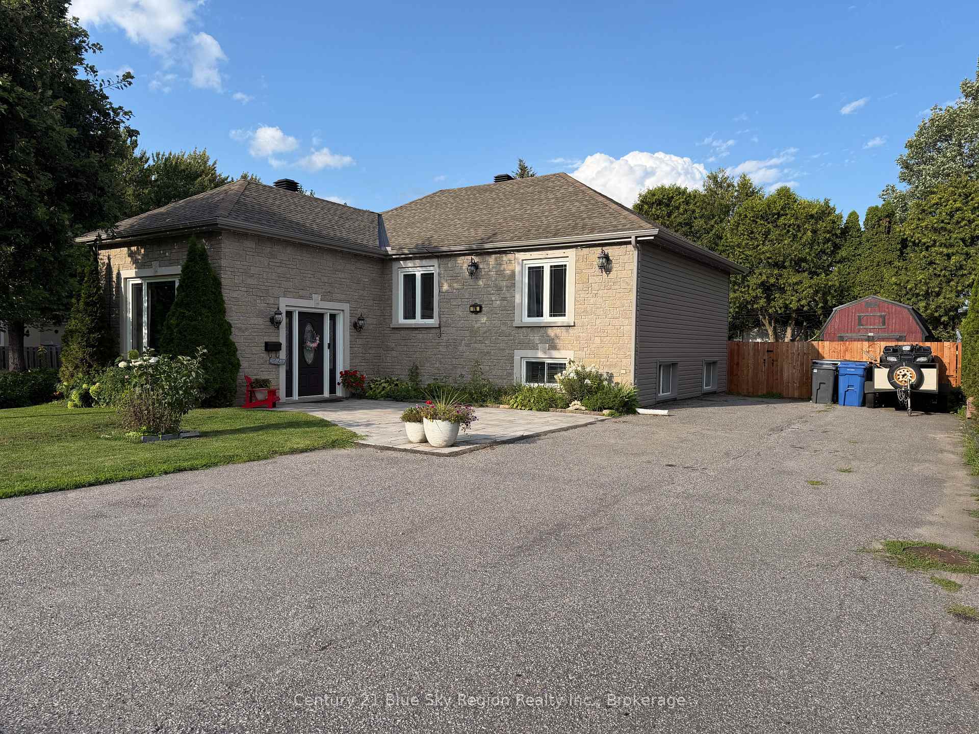 Photo 1 of 116 Campbell Avenue, North Bay, Ferris — HOMEH