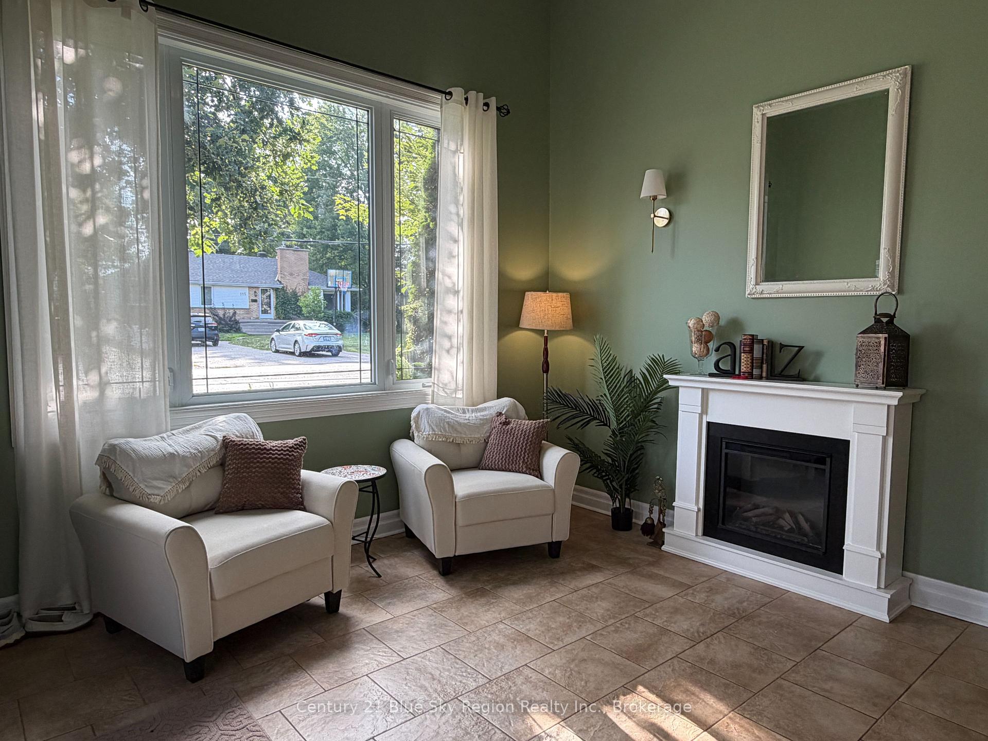 Photo 5 of 116 Campbell Avenue, North Bay, Ferris — HOMEH