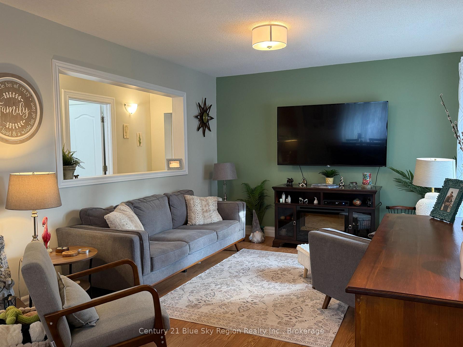 Photo 9 of 116 Campbell Avenue, North Bay, Ferris — HOMEH