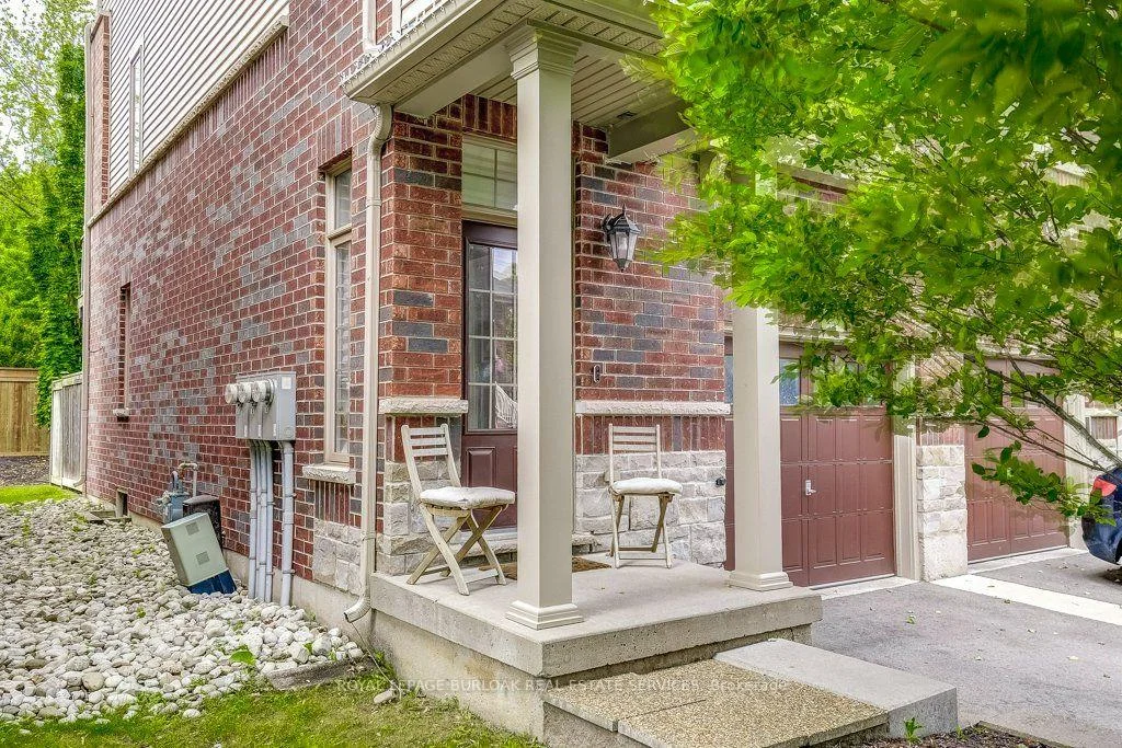Photo 5 of Unit 13, 4165 Upper Middle Road, Burlington, Headon — HOMEH