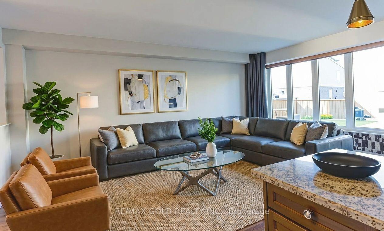 Photo 4 of 8005 Odell Crescent, Niagara Falls, Brown — HOMEH