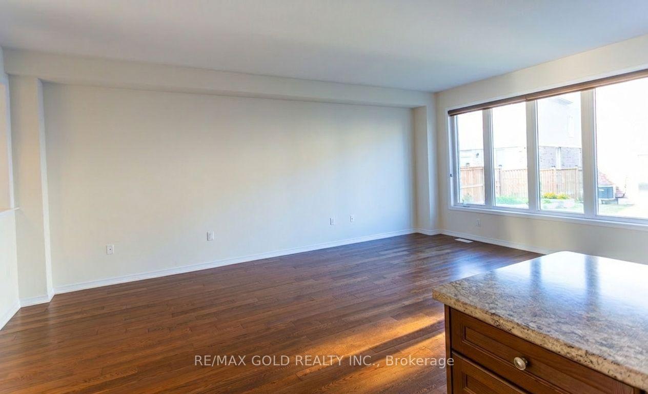 Photo 6 of 8005 Odell Crescent, Niagara Falls, Brown — HOMEH