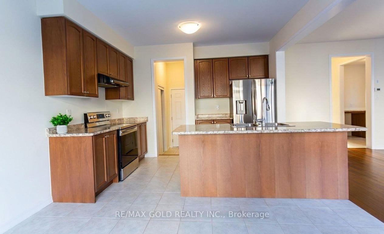 Photo 7 of 8005 Odell Crescent, Niagara Falls, Brown — HOMEH