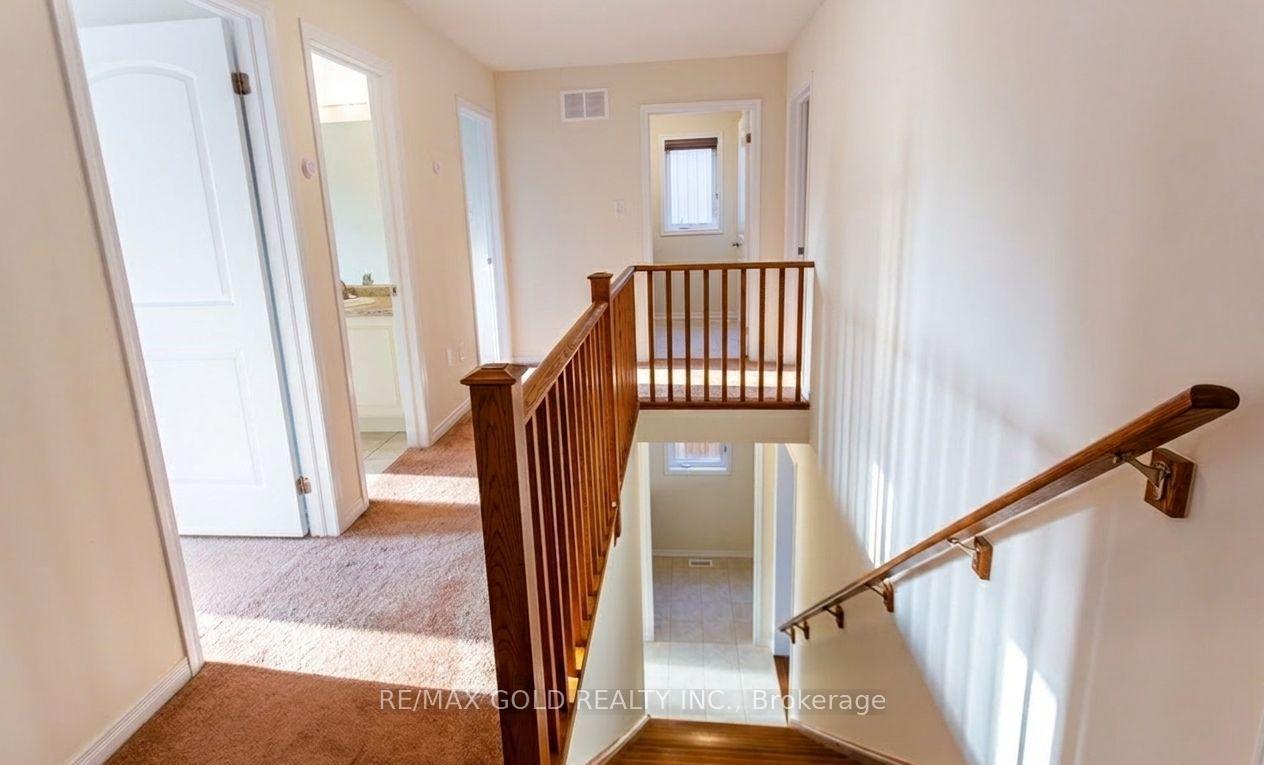 Photo 11 of 8005 Odell Crescent, Niagara Falls, Brown — HOMEH