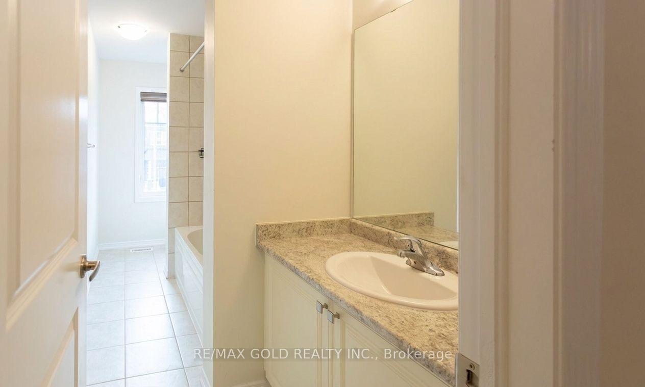 Photo 17 of 8005 Odell Crescent, Niagara Falls, Brown — HOMEH