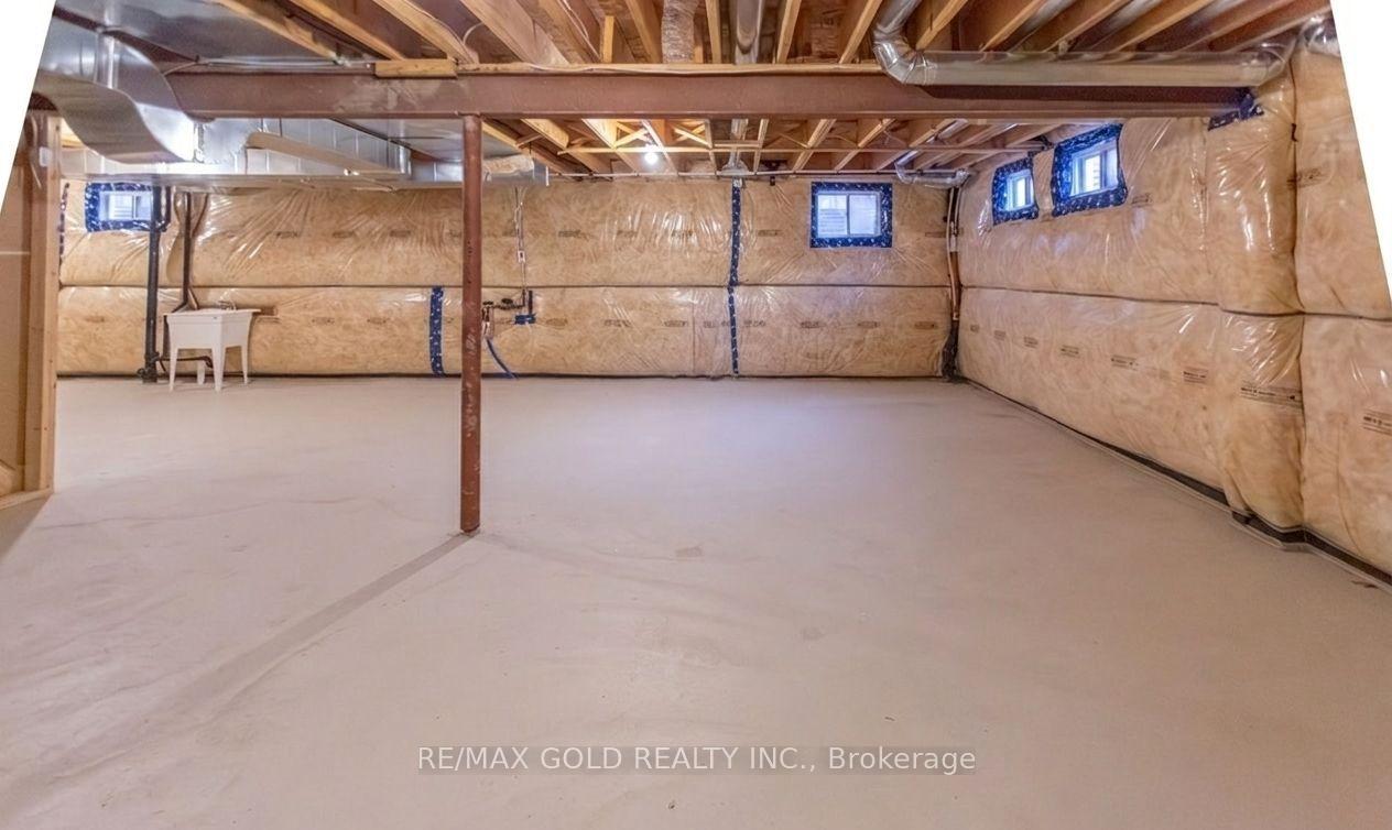 Photo 22 of 8005 Odell Crescent, Niagara Falls, Brown — HOMEH