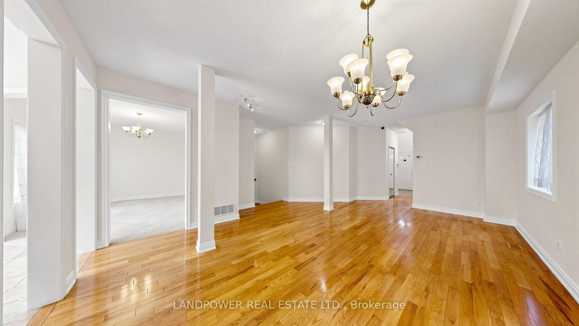 Photo 4 of 193 Helen Avenue, Markham, Village Green-South Unionville — HOMEH