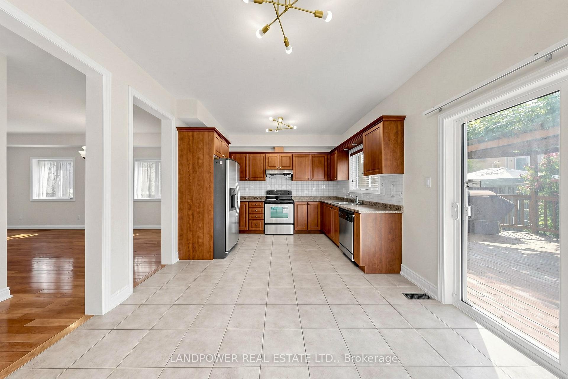 Photo 5 of 193 Helen Avenue, Markham, Village Green-South Unionville — HOMEH