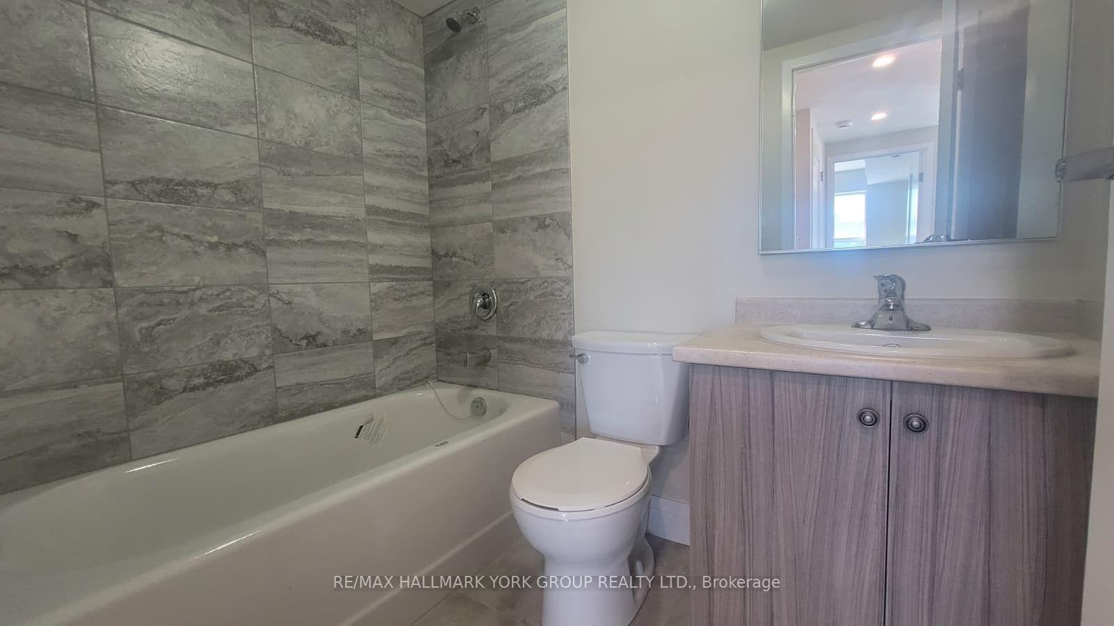 Photo 4 of Unit 310, 14 Wellington Street E, Aurora, Aurora Village — HOMEH