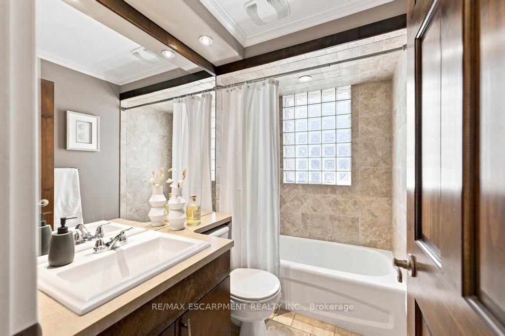 Photo 14 of 105 Munn Street, Hamilton, Raleigh — HOMEH