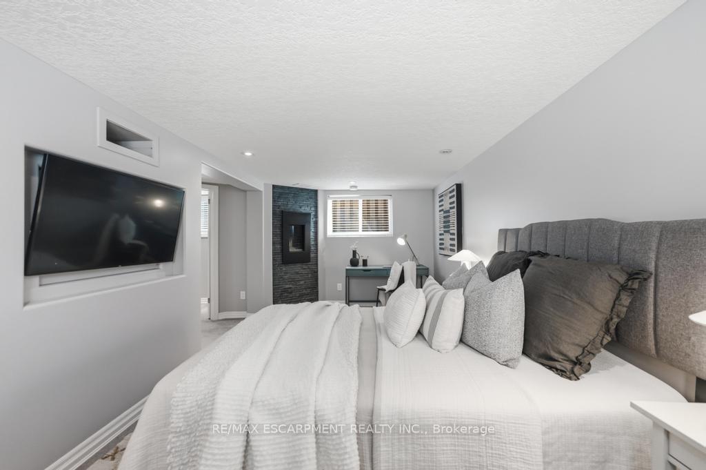 Photo 19 of 105 Munn Street, Hamilton, Raleigh — HOMEH