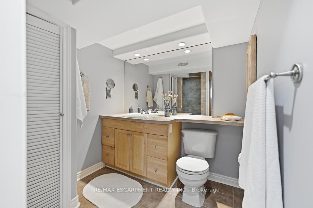 Photo 22 of 105 Munn Street, Hamilton, Raleigh — HOMEH
