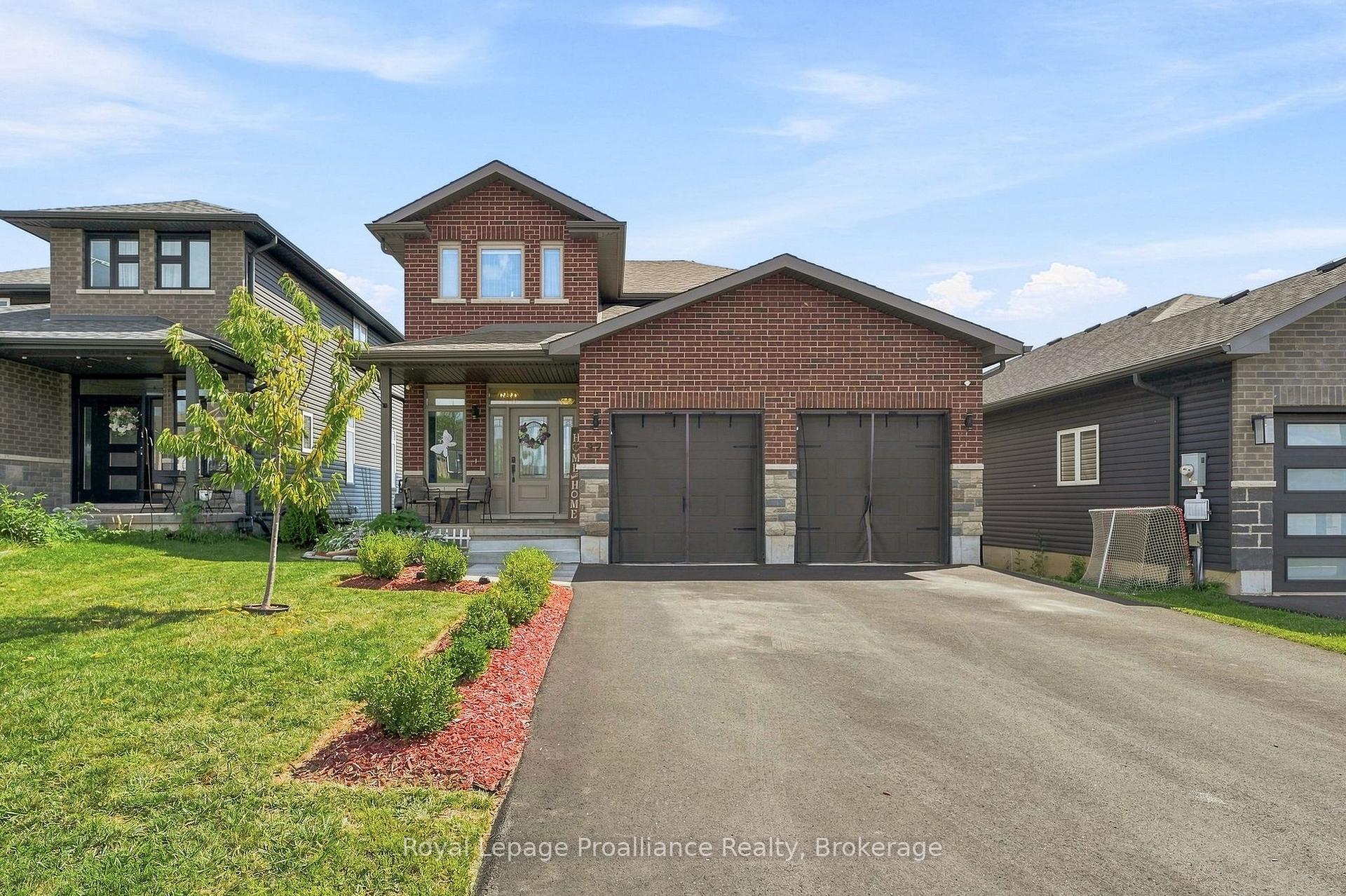 Photo 2 of 92 Northumberland Boulevard, Quinte West, Murray Ward — HOMEH