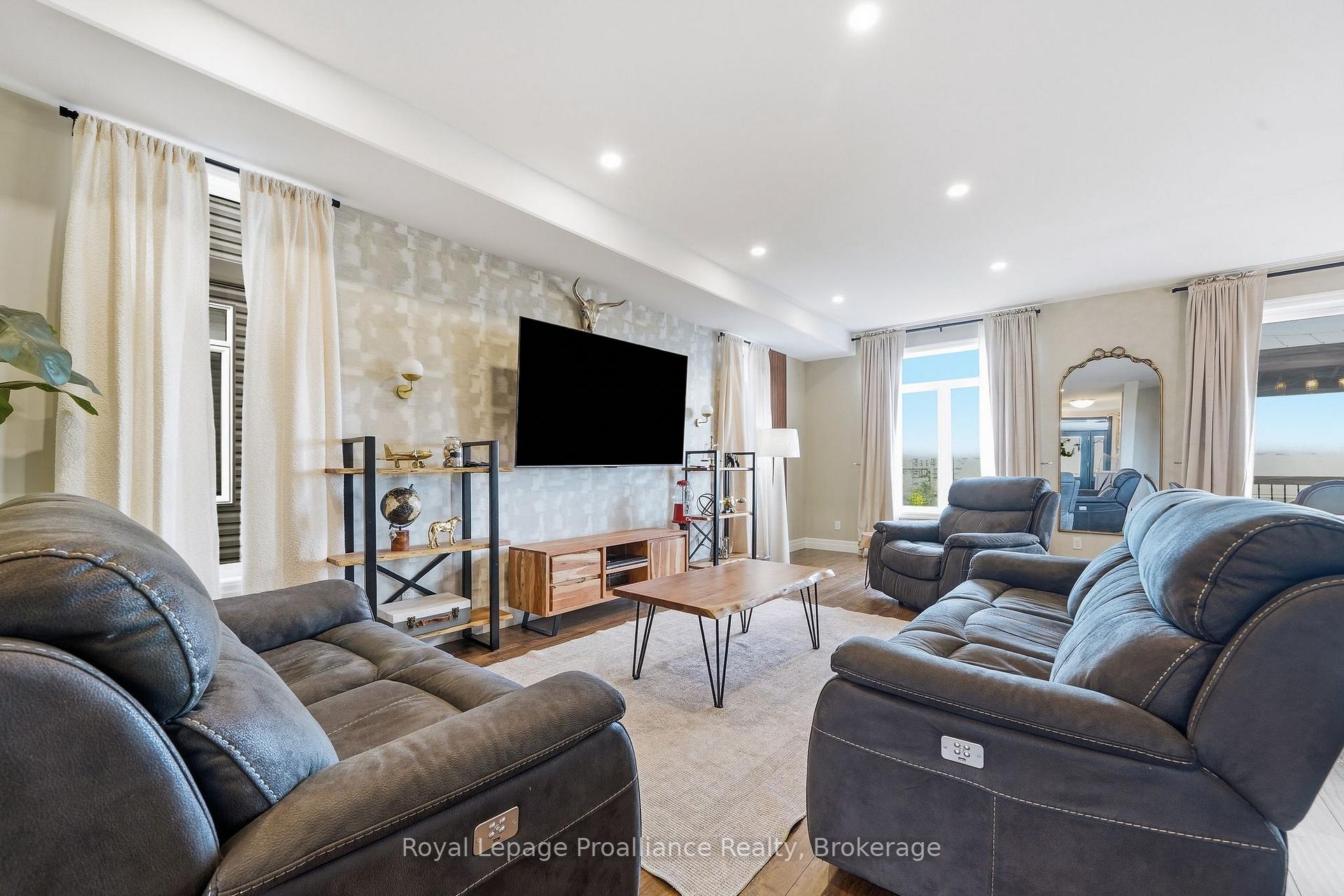Photo 7 of 92 Northumberland Boulevard, Quinte West, Murray Ward — HOMEH