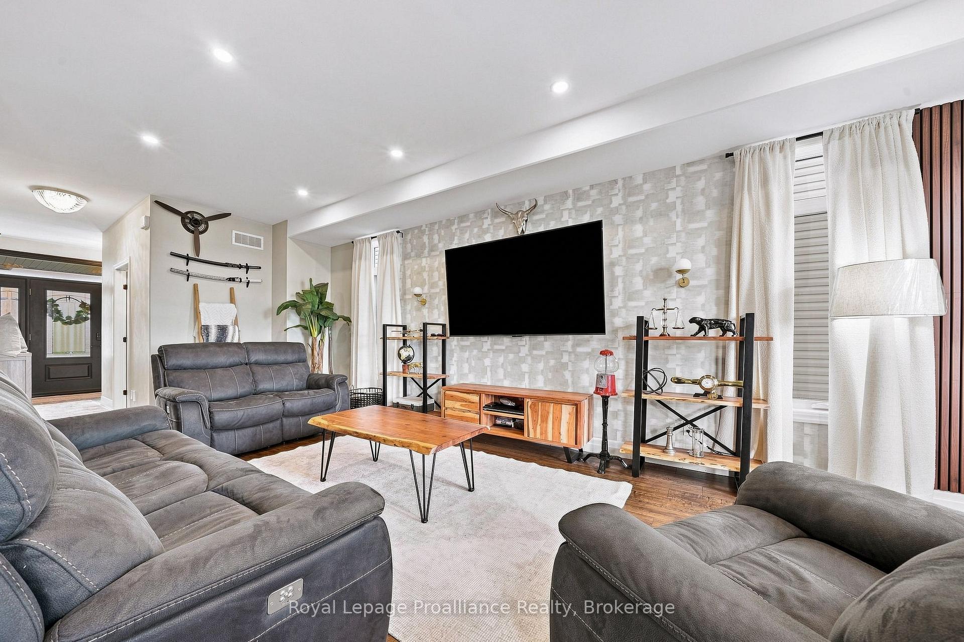 Photo 10 of 92 Northumberland Boulevard, Quinte West, Murray Ward — HOMEH