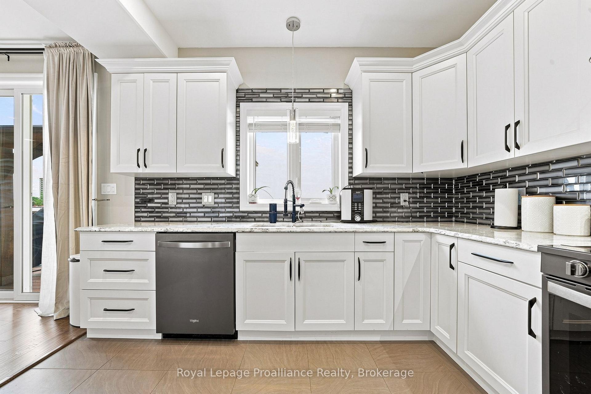 Photo 16 of 92 Northumberland Boulevard, Quinte West, Murray Ward — HOMEH