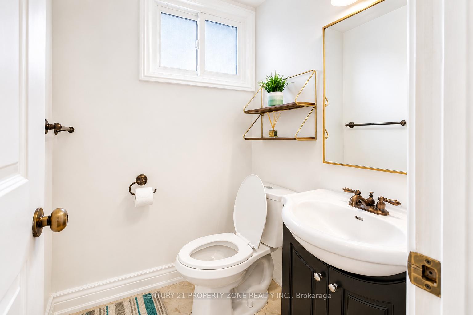 Photo 12 of 27 Madrid Crescent N, Brampton, Central Park — HOMEH