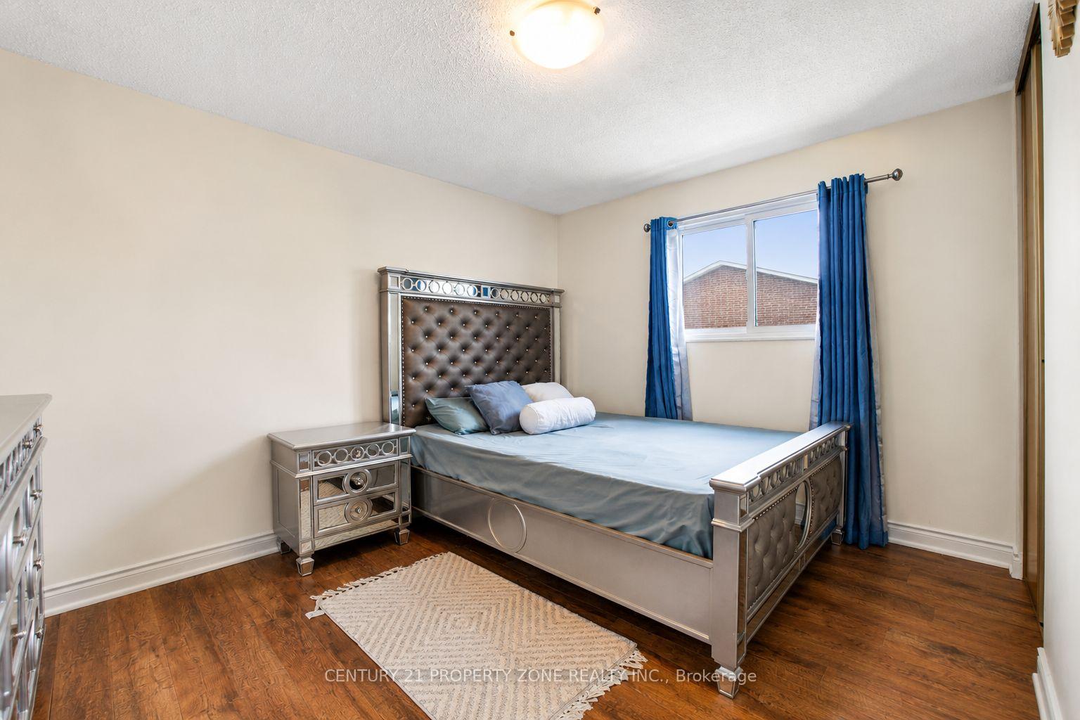 Photo 25 of 27 Madrid Crescent N, Brampton, Central Park — HOMEH