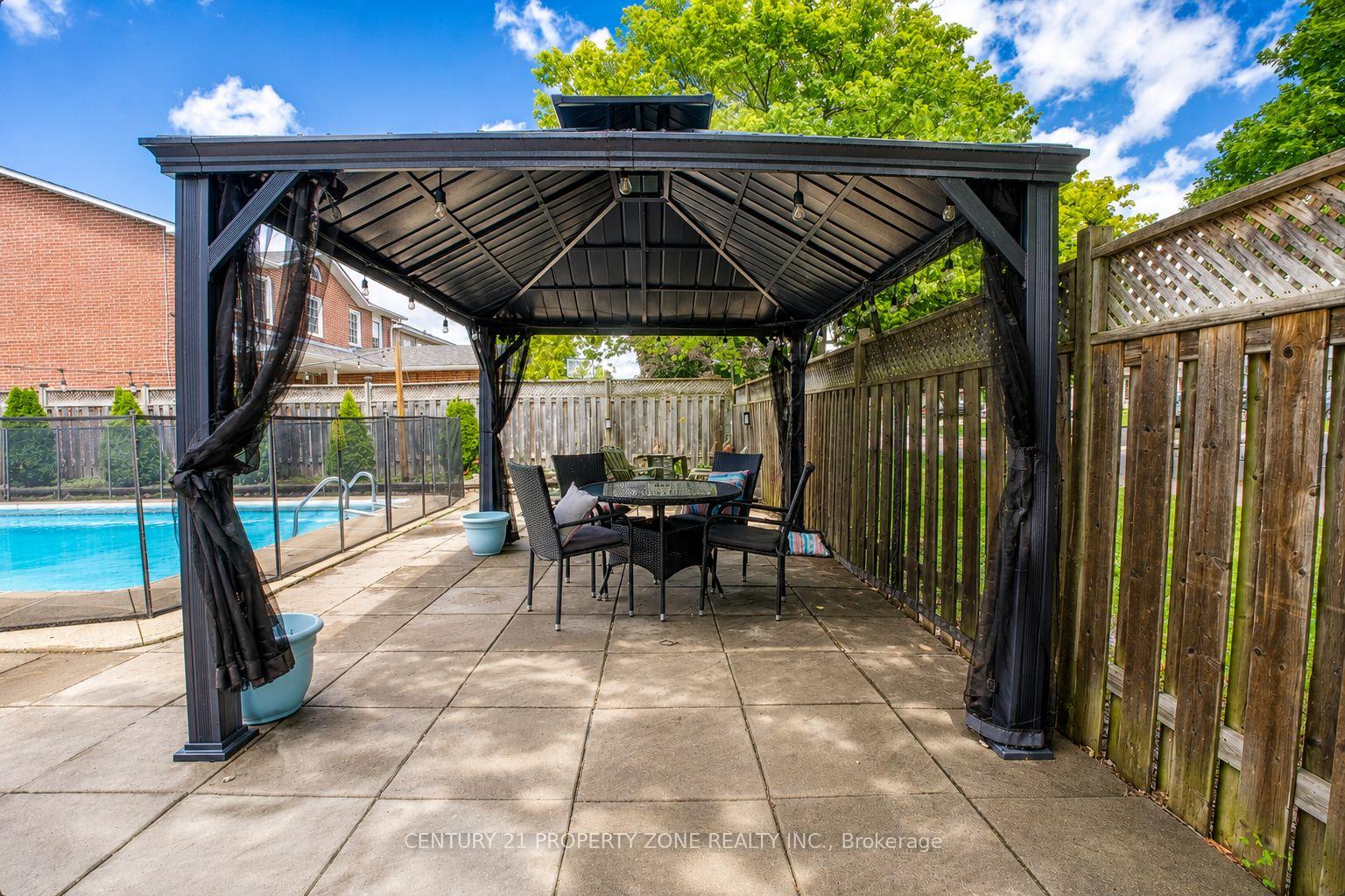 Photo 33 of 27 Madrid Crescent N, Brampton, Central Park — HOMEH