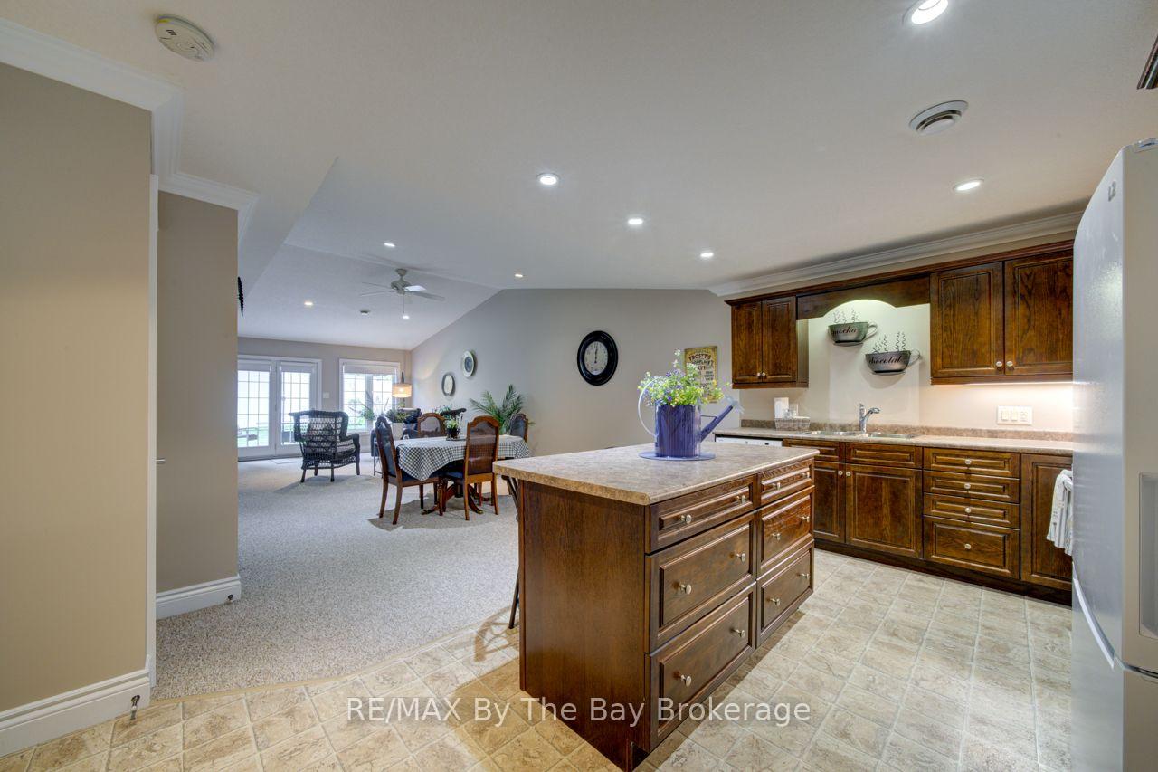 Photo 3 of 15 Meadow Lane, Wasaga Beach — HOMEH