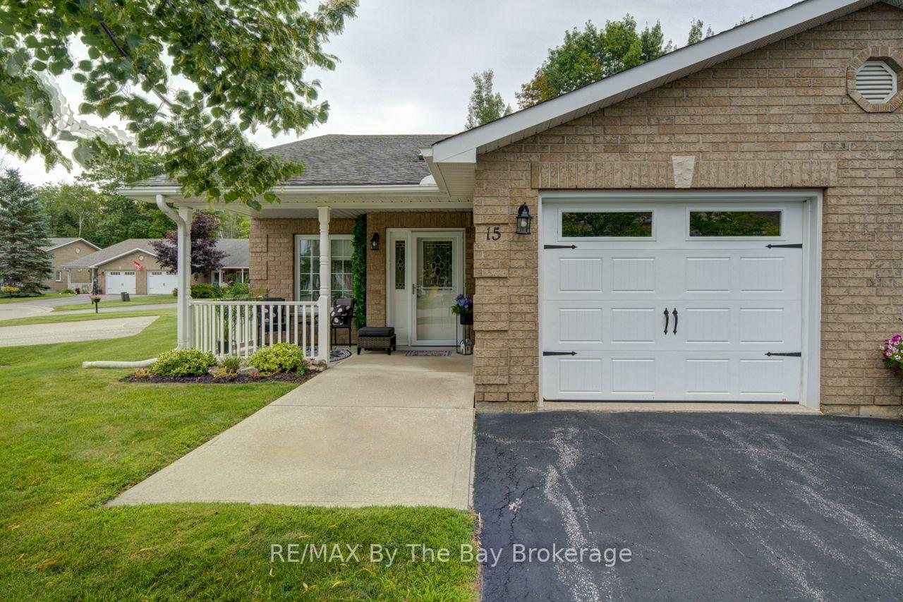 Photo 5 of 15 Meadow Lane, Wasaga Beach — HOMEH